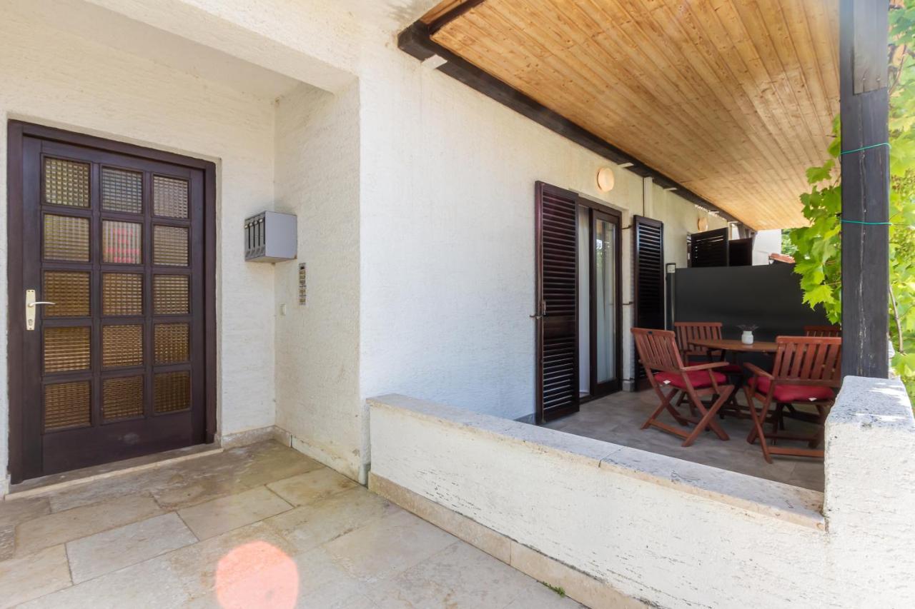 Apartments Vladan With Terrace Baška Extérieur photo