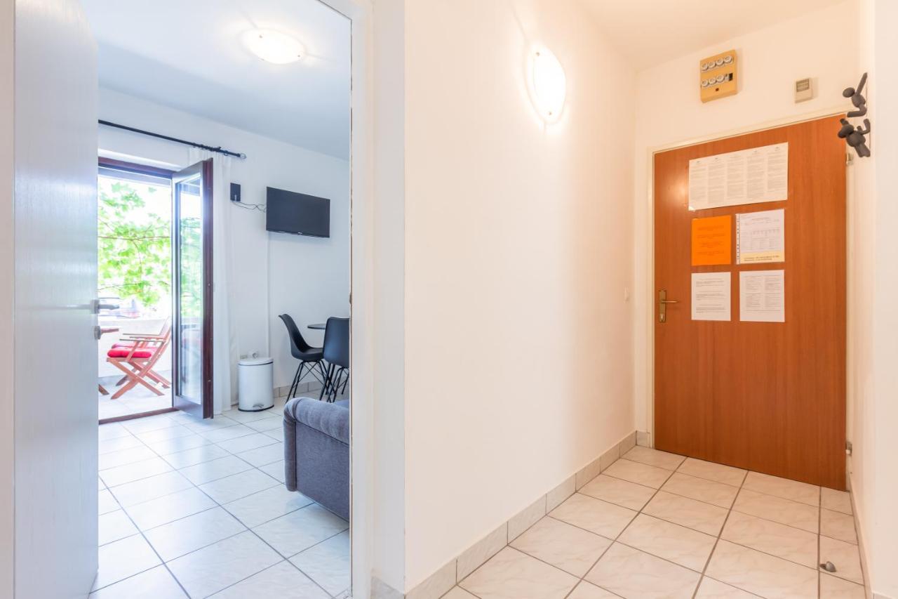Apartments Vladan With Terrace Baška Extérieur photo
